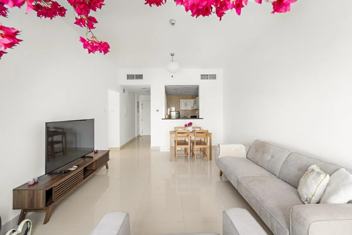 First Class 2Br Cozy City Retreat Dubai